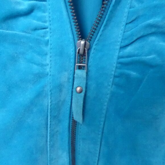 Gorgeous Le Chateau Genuine Suede Leather Jacket - Picture 4 of 11